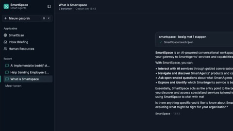 Schermafbeelding van SmartSpace, met de applicaties links en een gesprek met de agent
